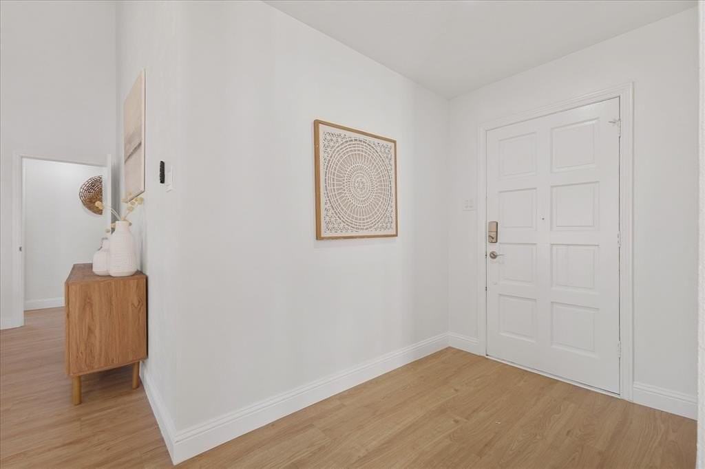 1203 Edgewood Dr - Photo 7 of 40