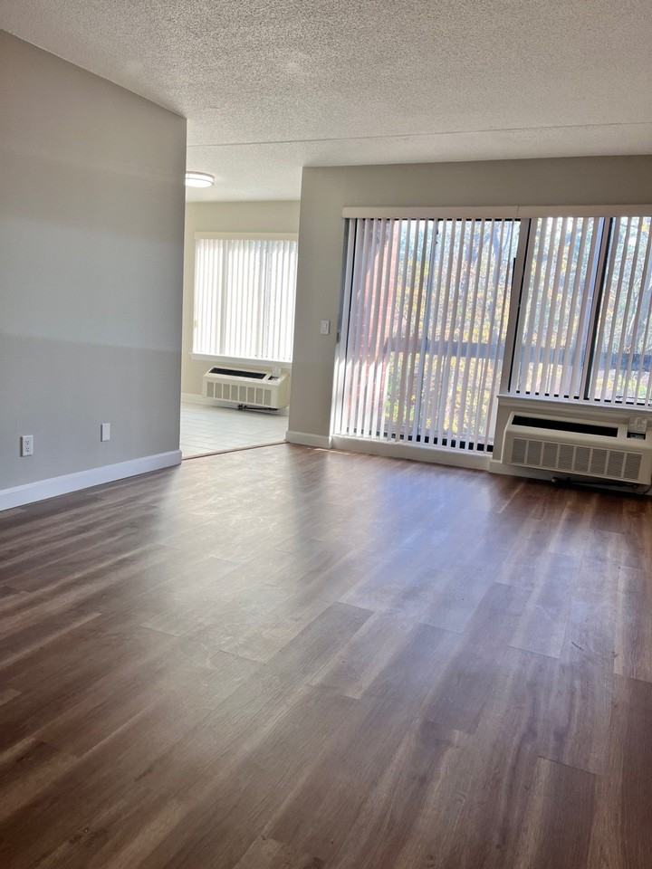 171 Wellington Ct #3D - Photo 4 of 22