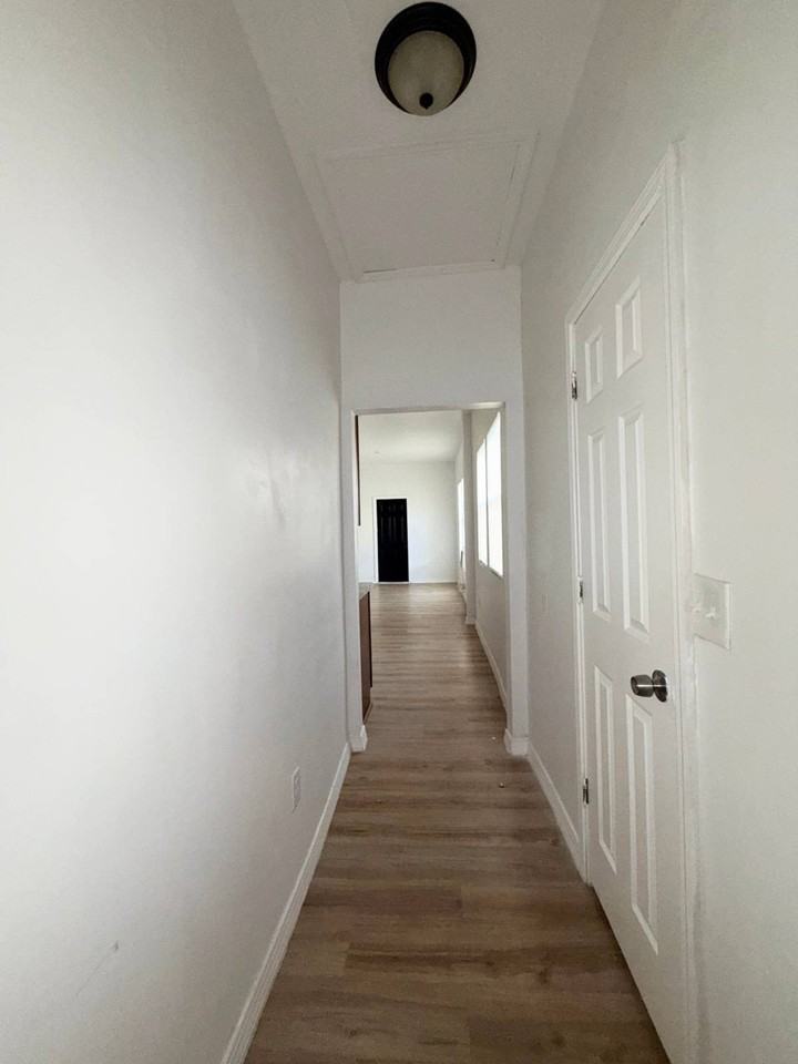 101 W 21st St #1 - Photo 5 of 6