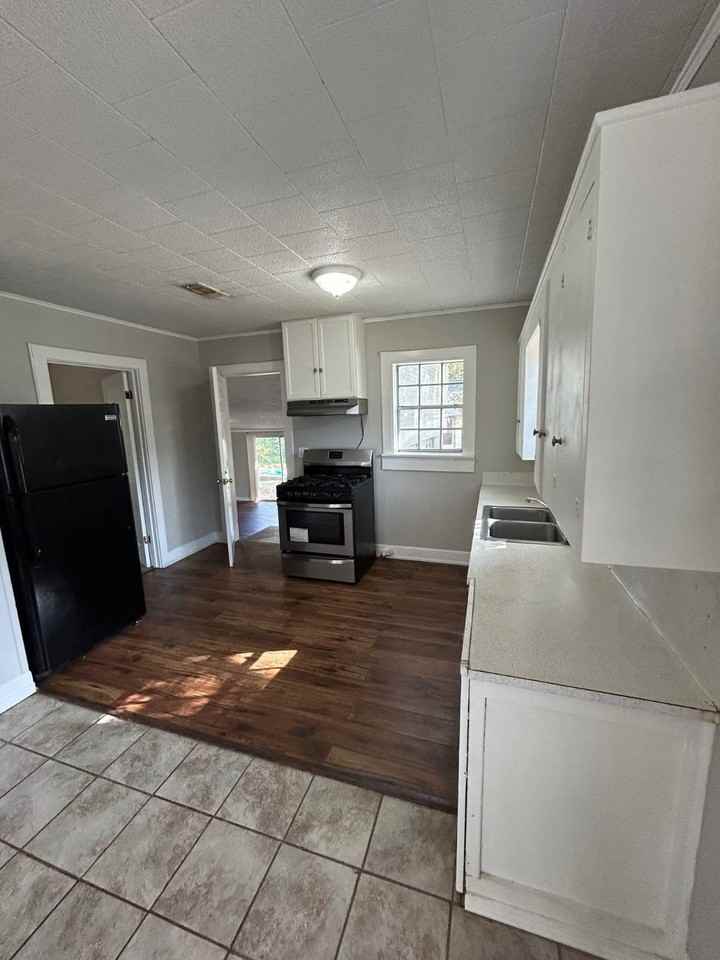 1416 Martel - Photo 4 of 9