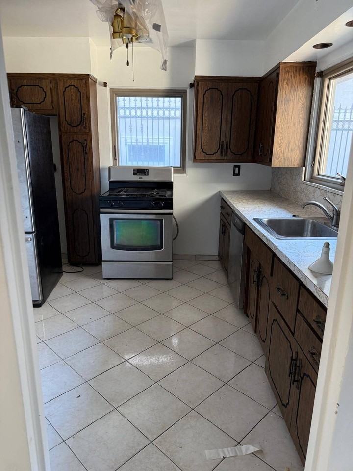 5321 254th St - Photo 3 of 13