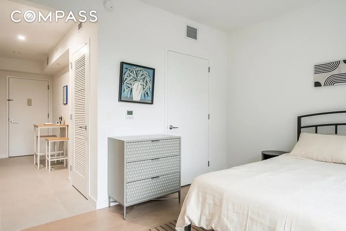 975 Nostrand Ave #209 - Photo 4 of 14