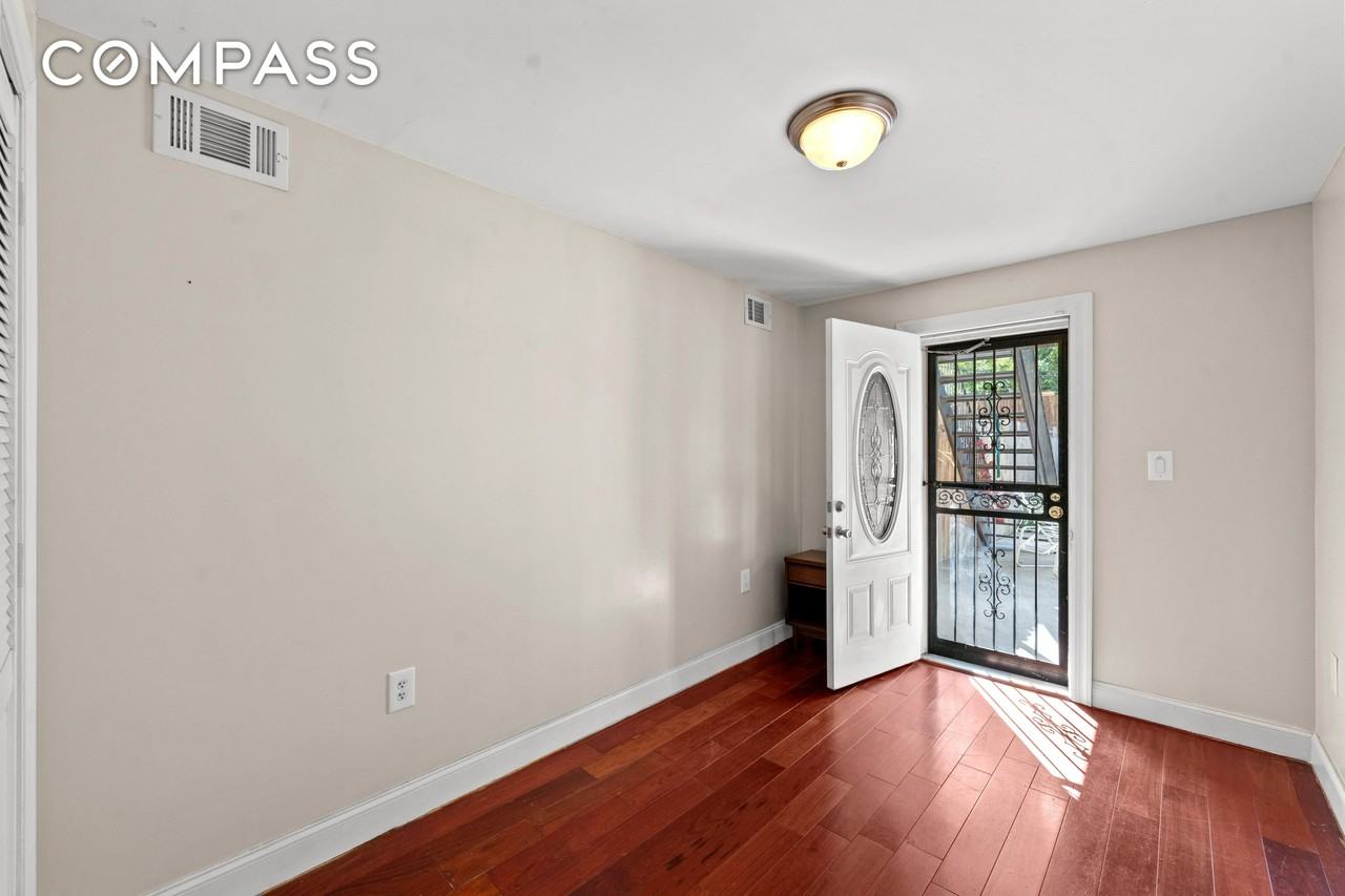 476A Jefferson Ave #1 - Photo 5 of 8