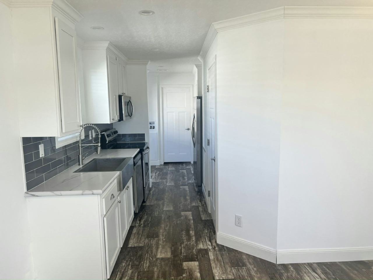 40 Betty Dr #20 - Photo 3 of 21