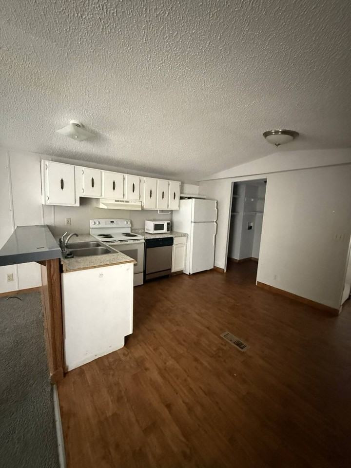 35 Amandas Way - Photo 3 of 7