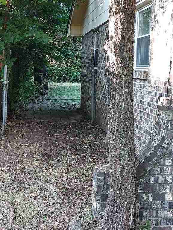 1320 Parkwoods Court - Photo 4 of 23