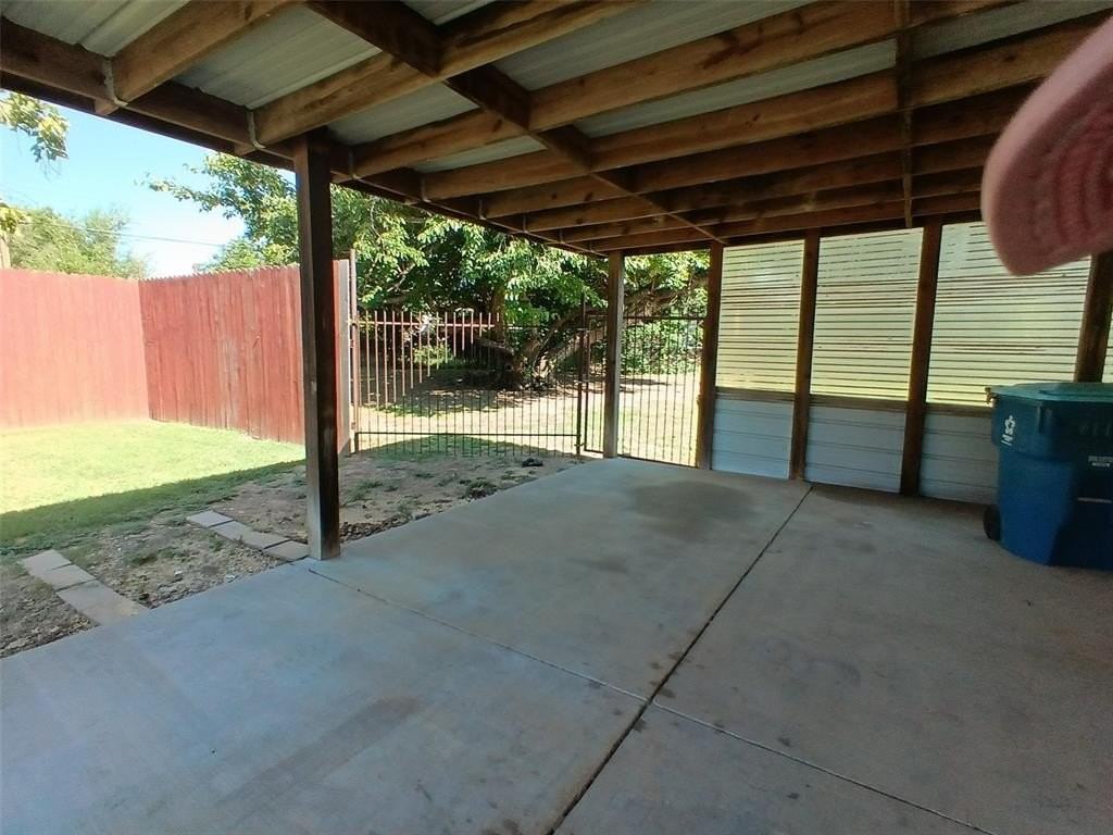 512 Adair Boulevard - Photo 2 of 20