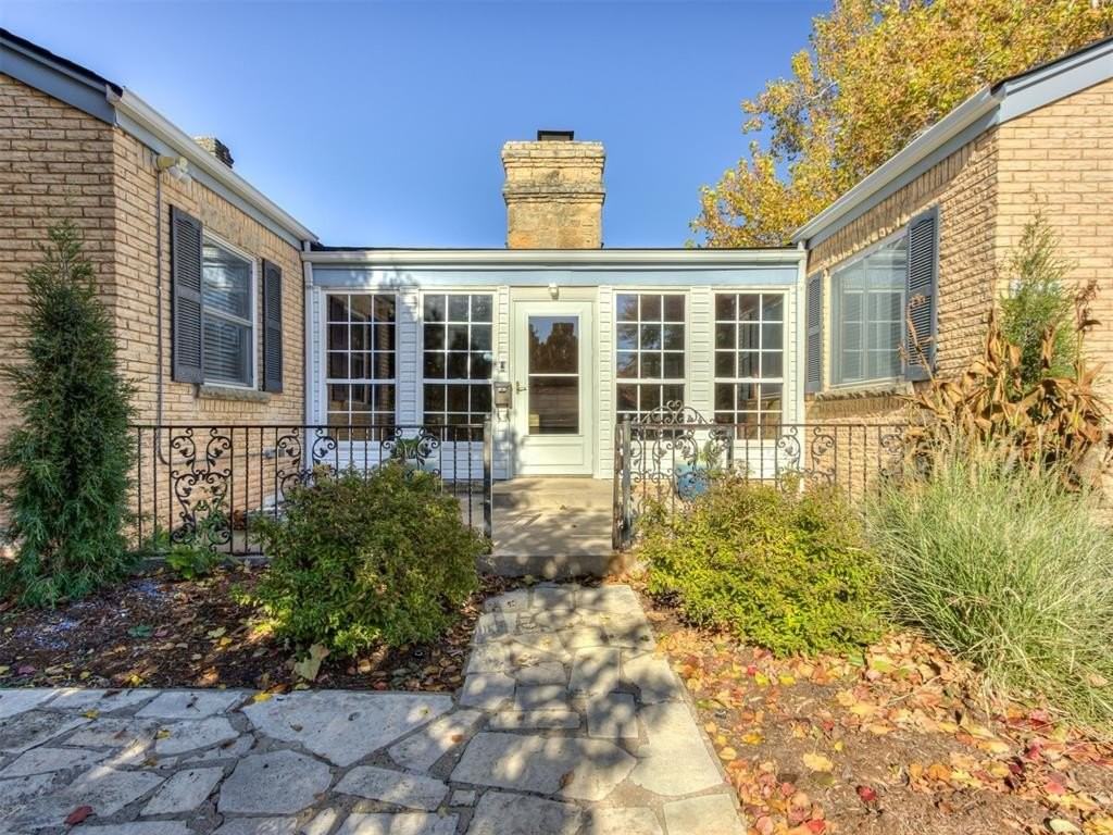 2933 Cummings Dr - Photo 3 of 50