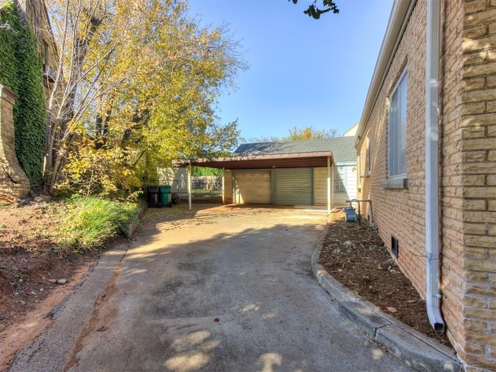 2933 Cummings Dr - Photo 4 of 50