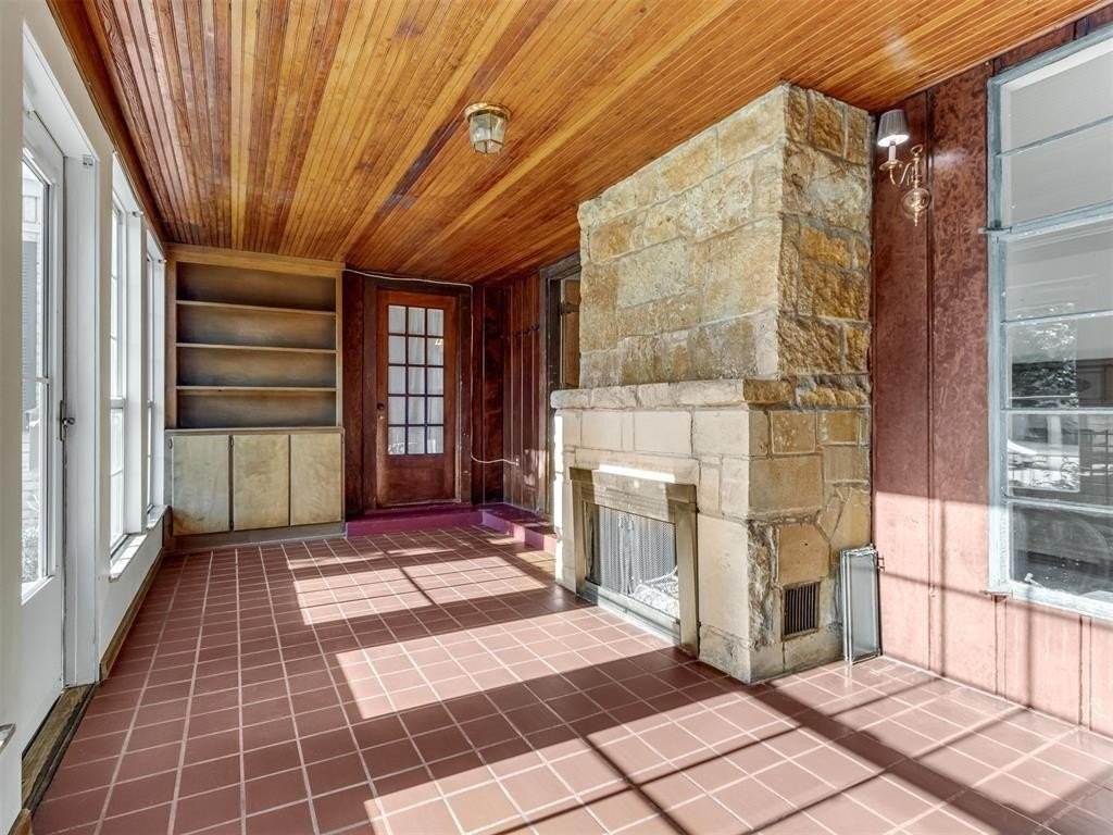 2933 Cummings Dr - Photo 5 of 50