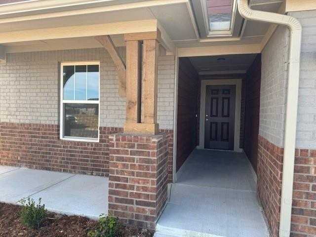 16105 Wolf Creek Way - Photo 3 of 31