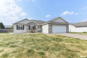 featured image of 1419 Redwood Drive