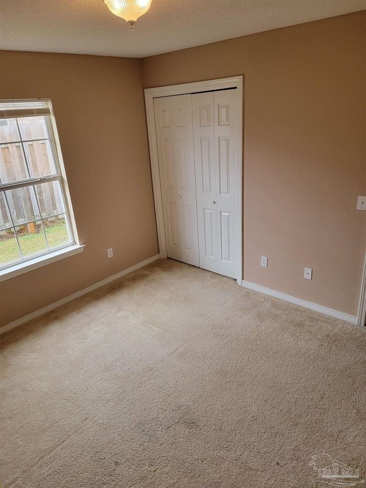 1135 Halyard Pl - Photo 4 of 21