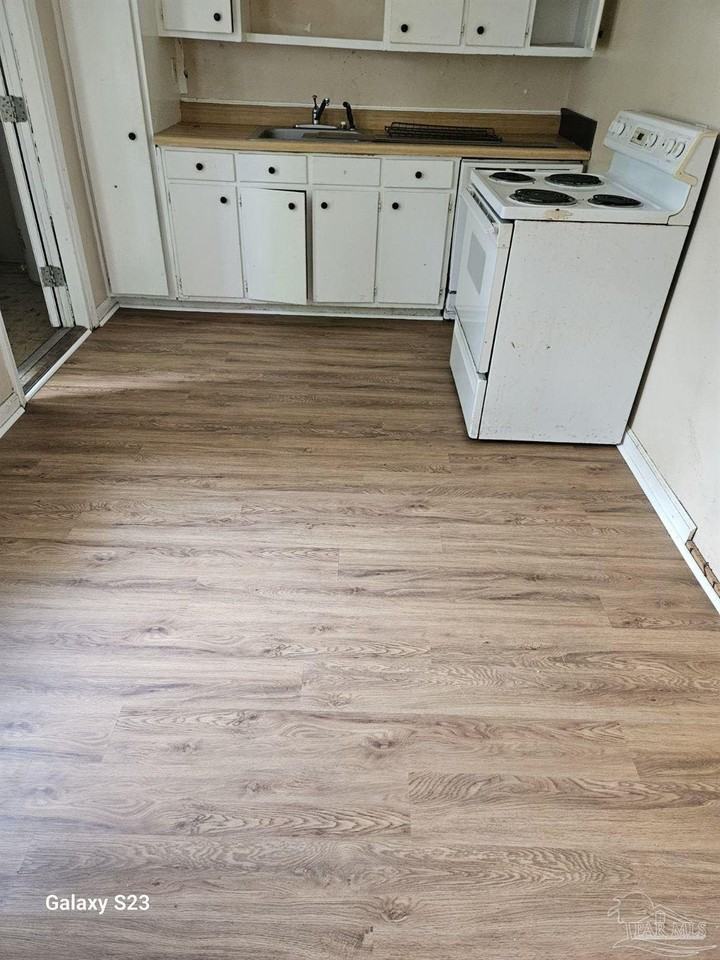 324 Chaseville St - Photo 2 of 5