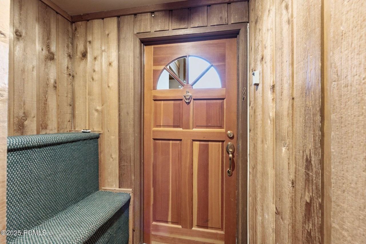 1421 Crescent Rd - Photo 3 of 50