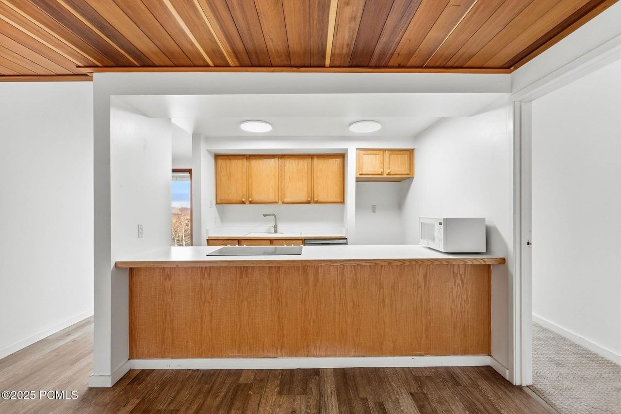 1421 Crescent Rd - Photo 6 of 50