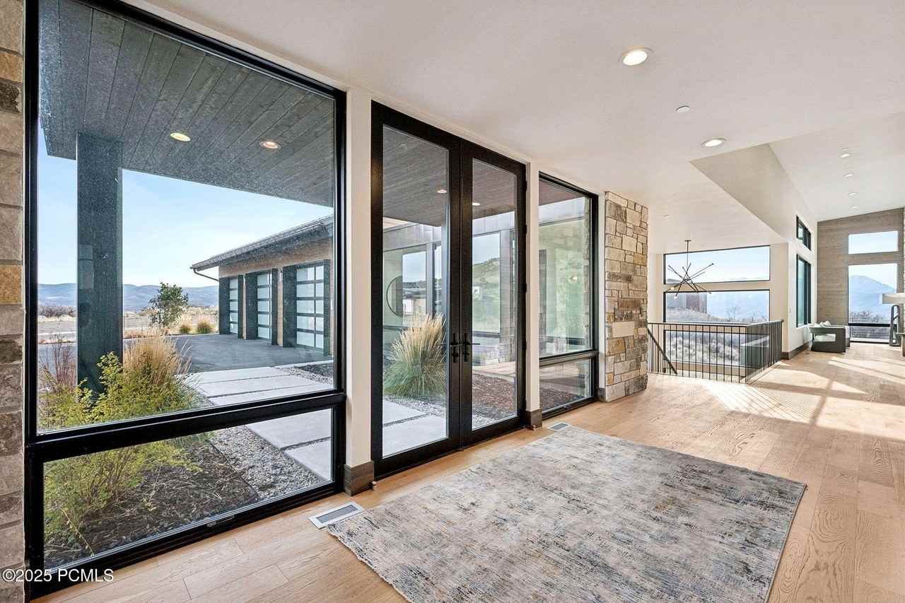 2005 N Lookout Peak Cir - Photo 4 of 50