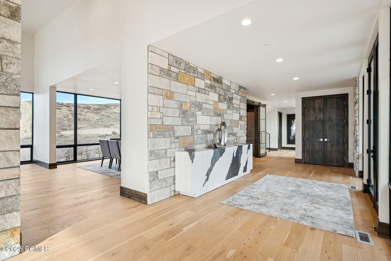 2005 N Lookout Peak Cir - Photo 5 of 50