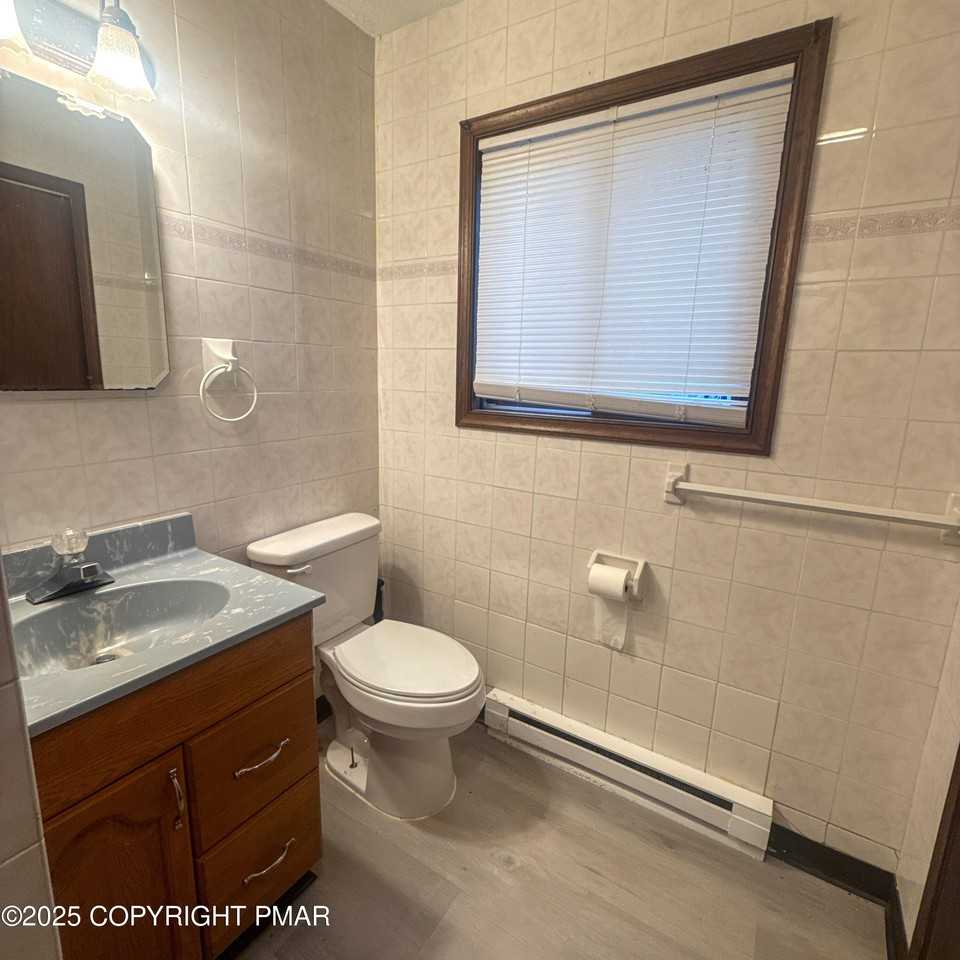 5127 Iroquois St - Photo 3 of 19