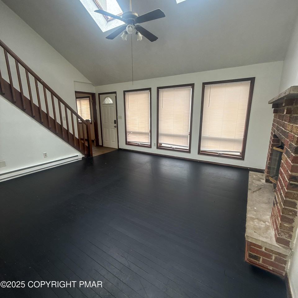 5127 Iroquois St - Photo 6 of 19