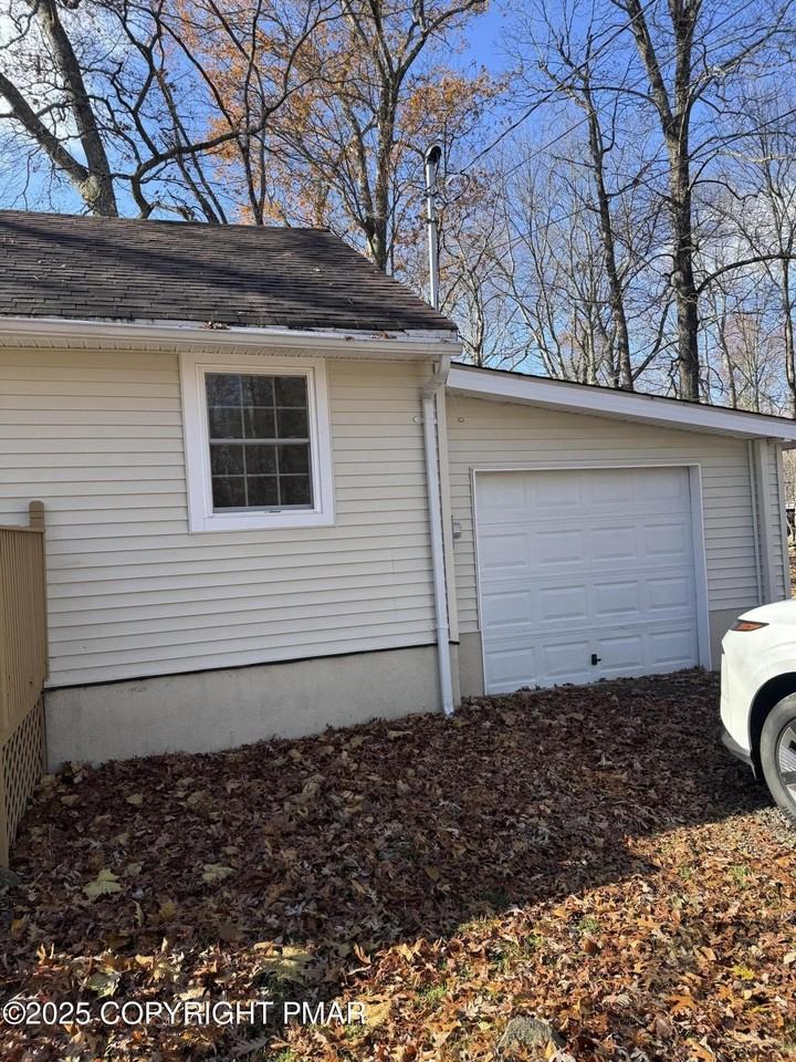 867 Underwood Rd W - Photo 4 of 36