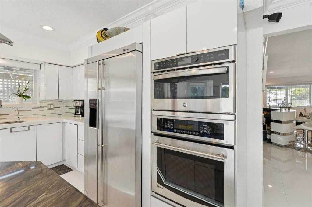 911 Nw 7th St - Photo 5 of 27