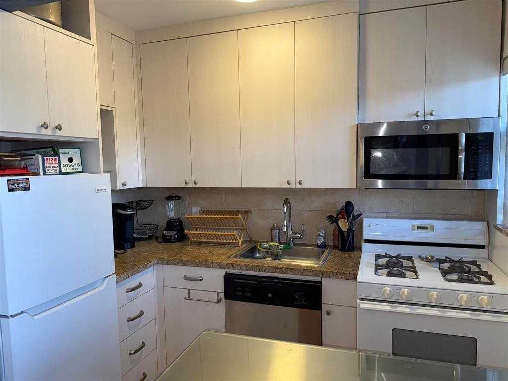 321 Wilson St #306A - Photo 6 of 7