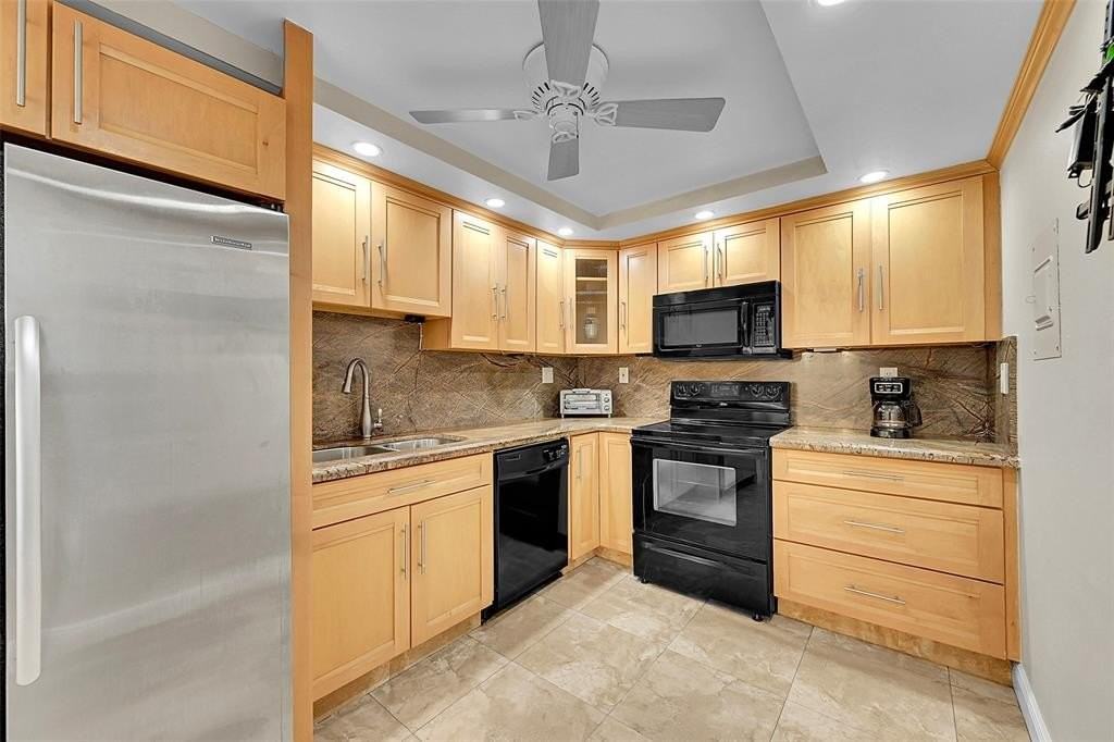 525 North Ocean Boulevard #919