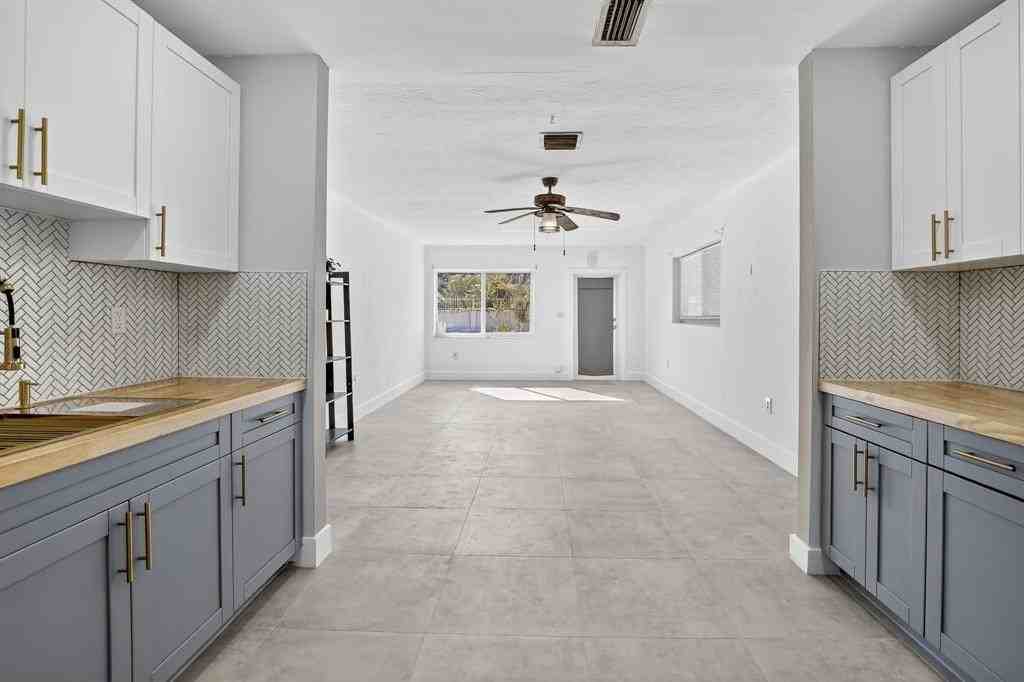 642 Sw 11th St - Photo 7 of 19