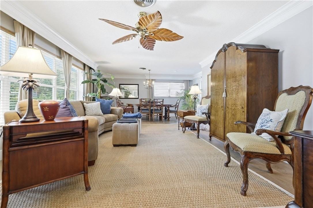 635 Gardenia Ln - Photo 3 of 36