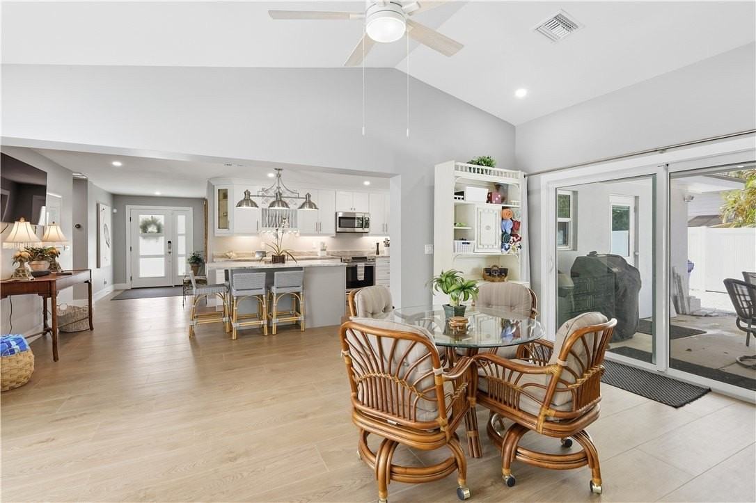 635 Gardenia Ln - Photo 6 of 36