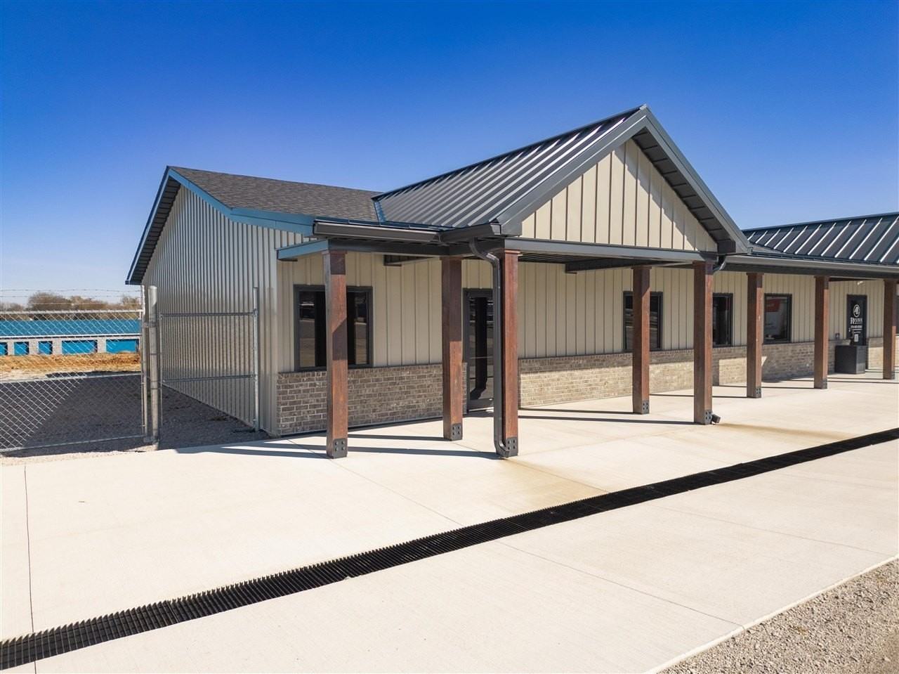 220 Emerson Bypass Rd - Photo 3 of 19