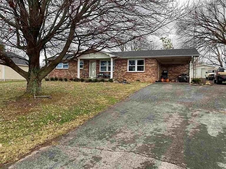 9990 Alvaton Rd - Photo 2 of 8