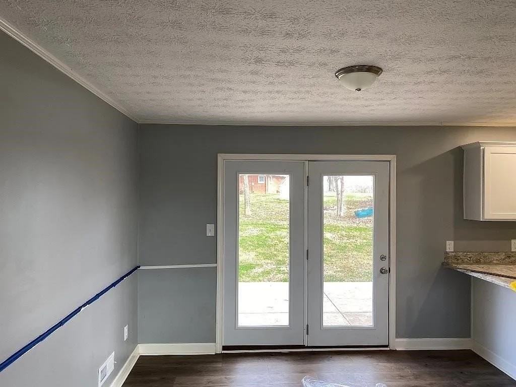 9990 Alvaton Rd - Photo 4 of 8