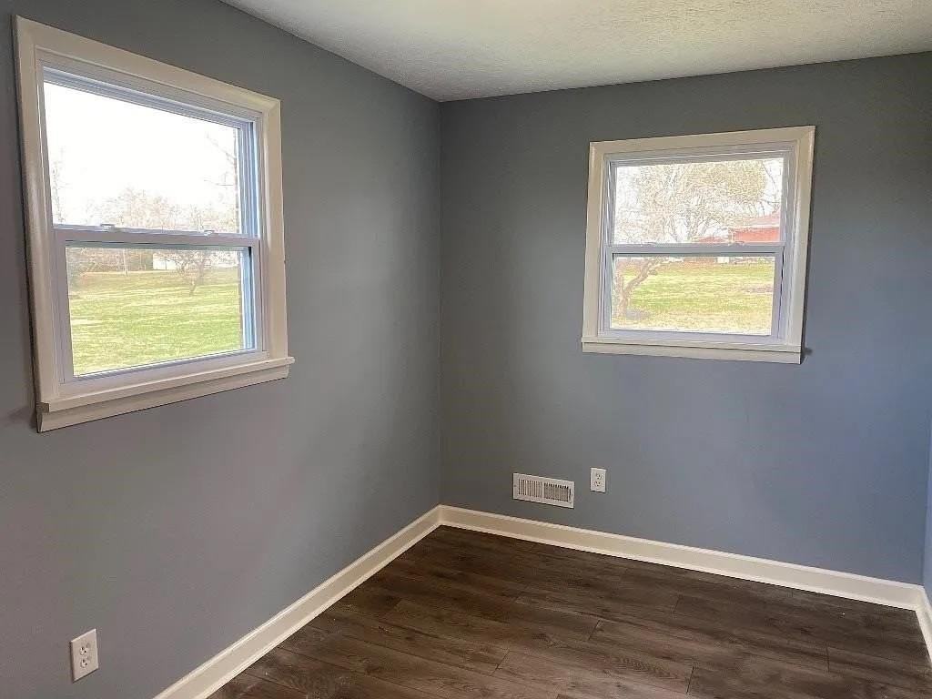 9990 Alvaton Rd - Photo 6 of 8