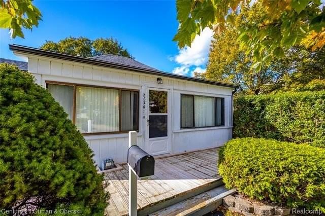 26361 Parkington St - Photo 2 of 20