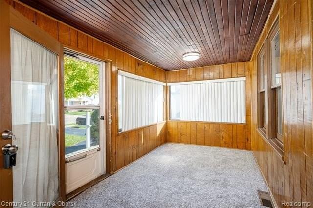 26361 Parkington St - Photo 3 of 20