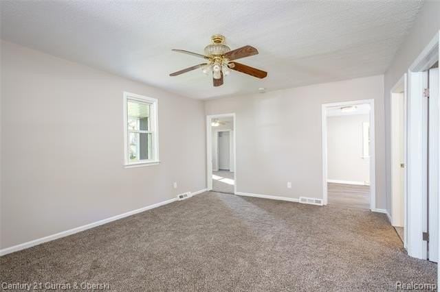 26361 Parkington St - Photo 7 of 20