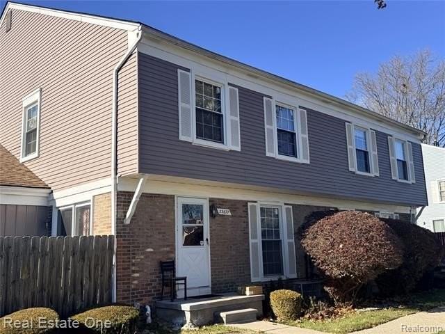 23677 Stonehenge Blvd - Photo 4 of 18