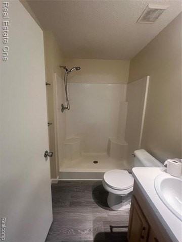 15815 Lakeside Dr #7 - Photo 5 of 21