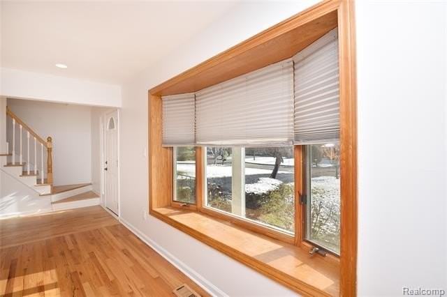 684 Wilshire Dr - Photo 5 of 40