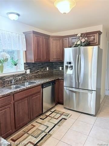 6178 Elarz Dr - Photo 3 of 34