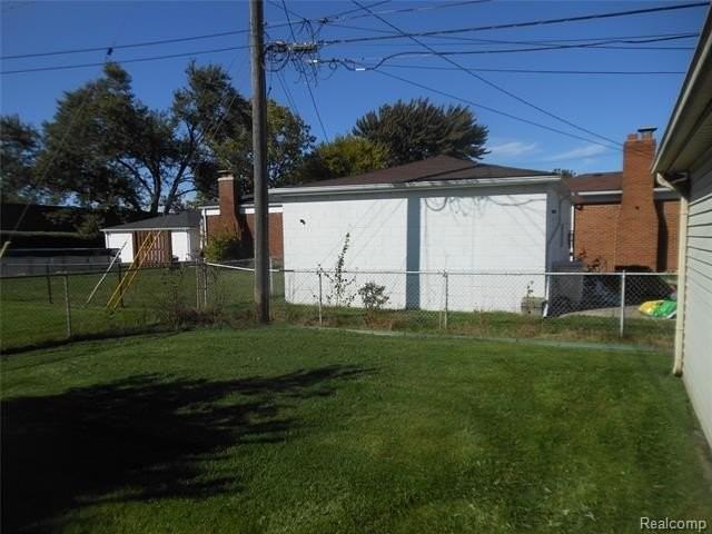 19725 Sussex St - Photo 5 of 25