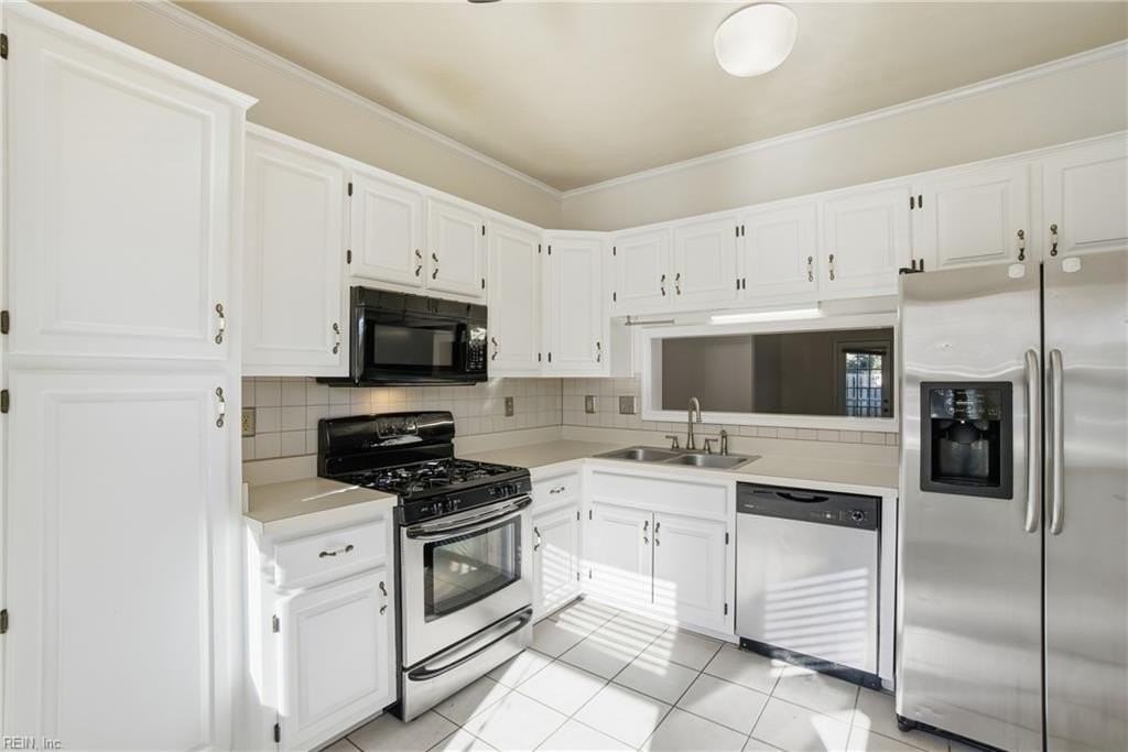 746 Creekside Cres - Photo 7 of 22