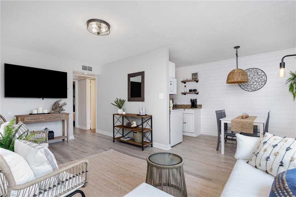 909 Pacific Ave #D - Photo 2 of 25