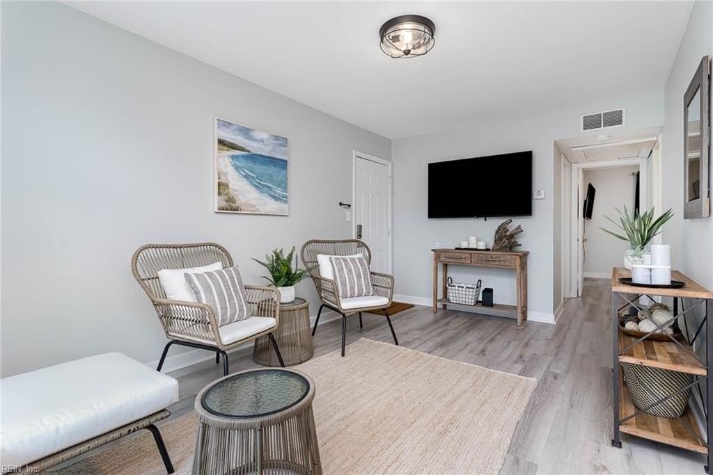 909 Pacific Ave #D - Photo 3 of 25