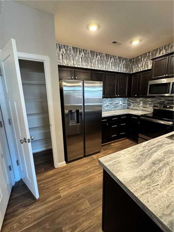 1909 Union Pacific Way - Photo 4 of 31