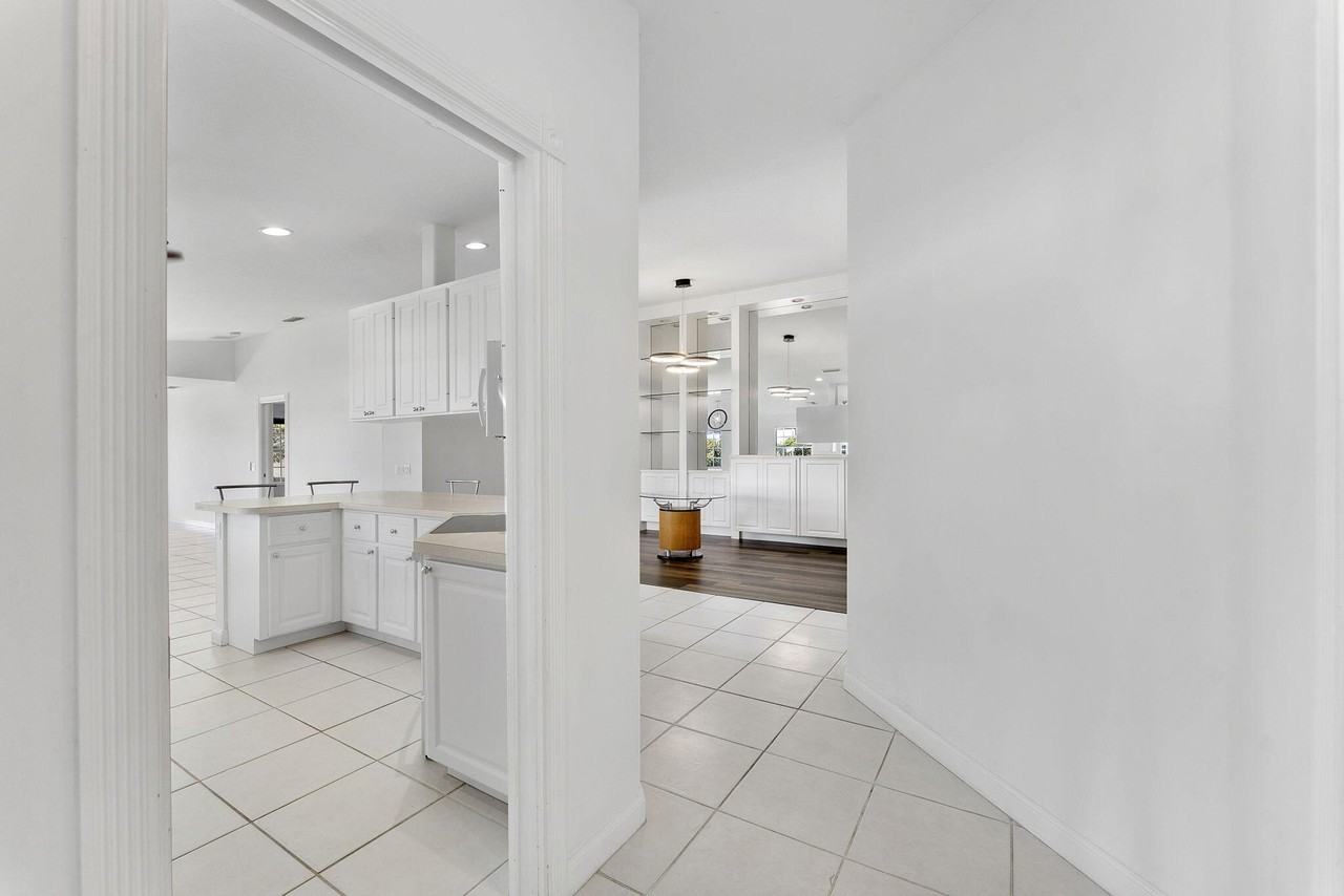 8270 Eleuthera Lane - Photo 4 of 24