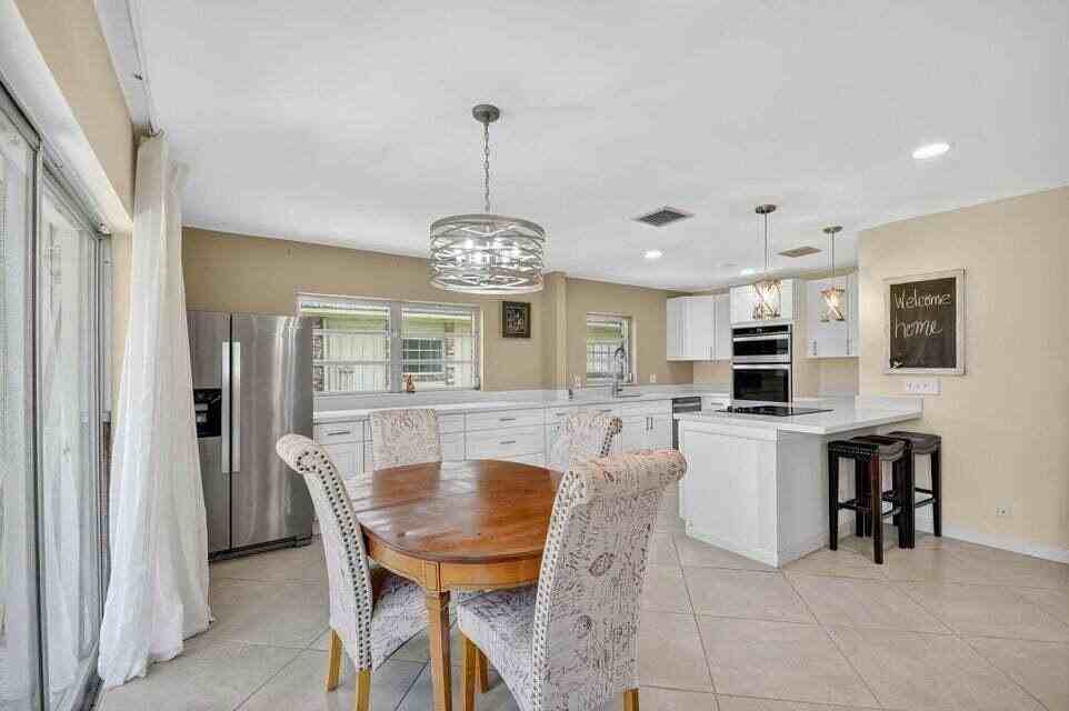 324 Orange Tree Dr #5 - Photo 6 of 28