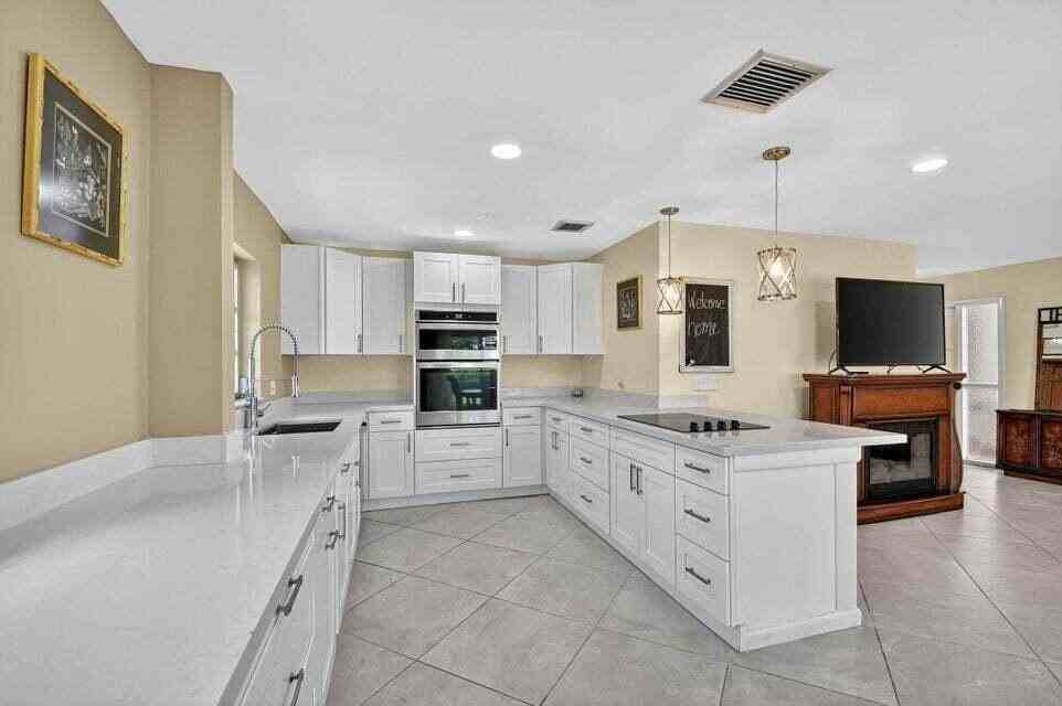 324 Orange Tree Dr #5 - Photo 7 of 28